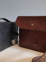 appareil photo ancien Brownie n°2 avec sa sacoche en cuir