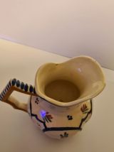 Pichet en céramique de Quimper décor floral