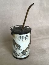 Pipe à eau chinoise en porcelaine fin 19ème.