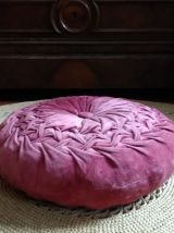 Joli coussin en velours rose 