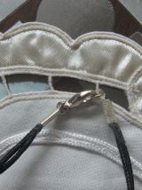 Sautoir lien marron , anneaux bois , cristal anthracite 