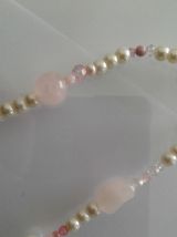 Collier perles de verre et quartz rose