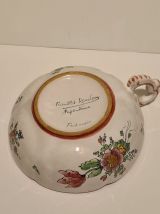 Coupe à anse en faïence d'Angoulême décor Floral