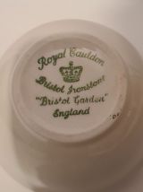 Pot à lait Porcelaine blanche Anglaise Royale Cauldron