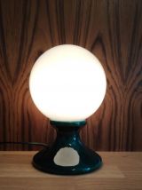 lampe en céramique verte et globe opaline