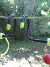 jolie paire de porte manteaux vintage à suspendre (métal)