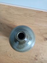 Bouteille signée en grès émaillé