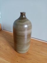Bouteille signée en grès émaillé