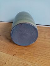 Bouteille signée en grès émaillé