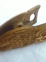 Presse-papier, pince  en laiton vintage