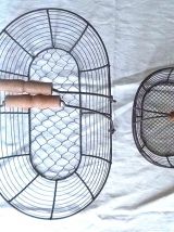 2 paniers en  metal  grillagé