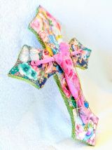 Croix de Jésus crucifix en bois style bohème, kitsch