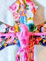 Croix de Jésus crucifix en bois style bohème, kitsch