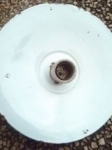 suspension en acier  émaillé, vintage 