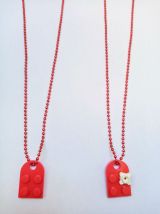 Collier Lego cœur rouge, fleur, se partage en 2