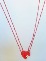 Collier Lego cœur rouge, fleur, se partage en 2