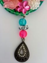 Broche camée kitsch, colorée, pendentif camée