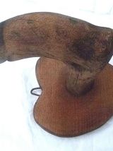 patère en bois sur ecusson,vintage