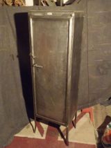 Armoire métal indus à collonne.