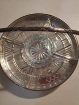 serviteur en métal argenté avec 5 raviers en verre taillé