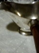  saucière en métal argenté avec un manche en bois année 1950