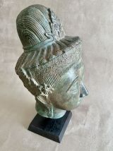 Sculpture représentant une tête de femme khmer