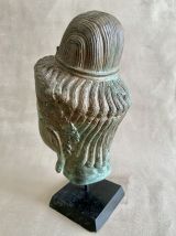 Sculpture représentant une tête de femme khmer