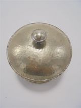 Boîte cylindrique en métal