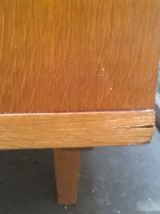 superbe armoire commode asymétrique en chêne et rotin 