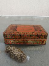 Petite boîte en fer '' BERGAMOTTES DE NANCY 