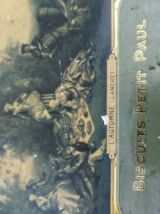 Boîte en fer '' BISCUITS PETIT PAUL '' 