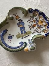 Vide poche ancien en faience représente un auvergnat