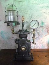 LAMPE INDUSTRIELLE - STEAMPUNK - COMPRESSEUR -