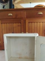 Armoire à pharmacie 