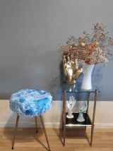 tabouret tripode moumoute bleue