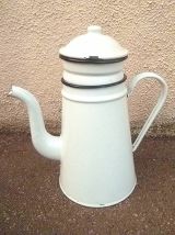 cafetière en acier émaillé , vintage