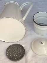cafetière en acier émaillé , vintage