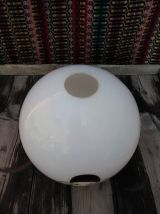 Lustre globe Pierrot  en opaline 