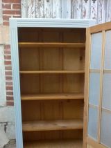 armoire vitrine parisienne