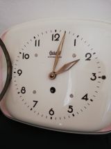Horloge en état de fonctionnement avec clé. Achetée en 1952 