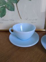 Tasses opaline bleue
