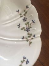 Plat de présentation ou de service en porcelaine de Limoges.