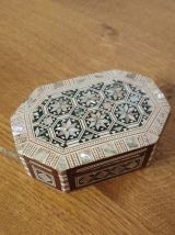 Boîte à bijoux en bois, os et nacre