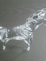 cheval en verre translucide 
