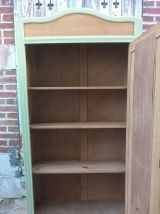petite armoire parisienne