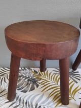 tabourets en bois brutalistes