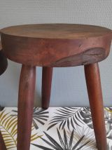 tabourets en bois brutalistes