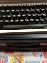 Machine à écrire UNION 320 verte olive