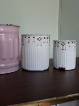  Pots à épices en métal émaillé