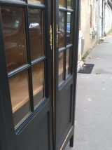 armoire vitrine parisienne